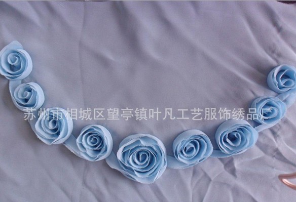 粉藍色衣領(lǐng)領(lǐng)花